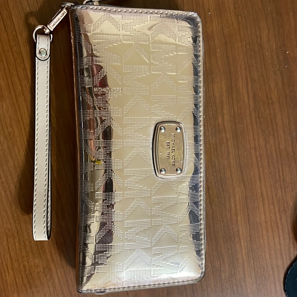 Michael Kors Wristlet Wallet